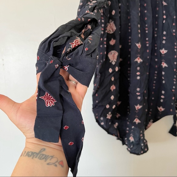 Faithfull The Brand RARE Polonia Off The Shoulder Blouse in Desert Oasis - Picture 5 of 10